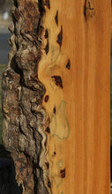 Load image into Gallery viewer, Pequiarana Mantel