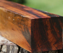Load image into Gallery viewer, XF Figured Goncalo Alves Peppermill