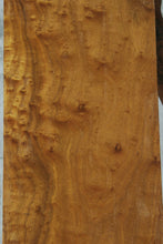 Load image into Gallery viewer, Figured Itauba Lumber
