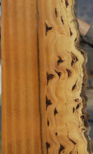 Load image into Gallery viewer, Pequiarana Mantel

